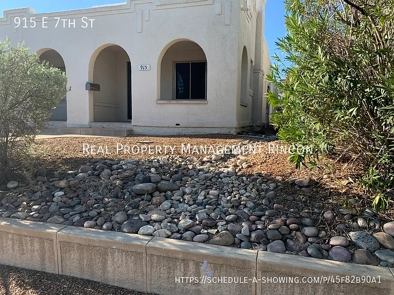 915 E 7th St — Photo 1