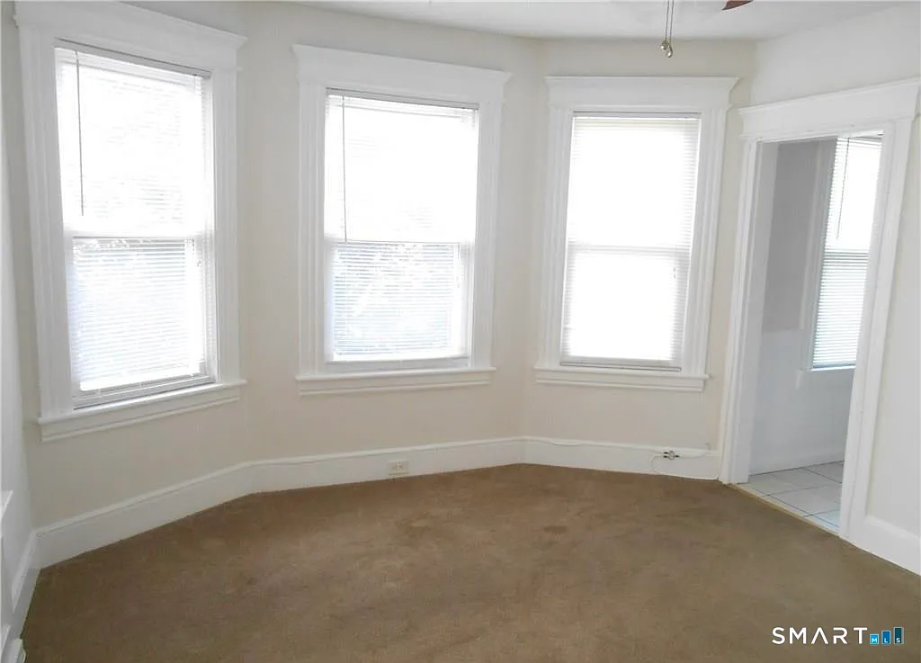 2 bed, 1.0 bath, 3525 sqft, $2,150 — Photo 3