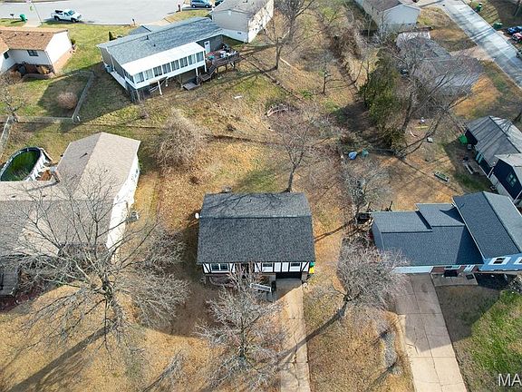 3rd image of 1062 Sunridge Trl W