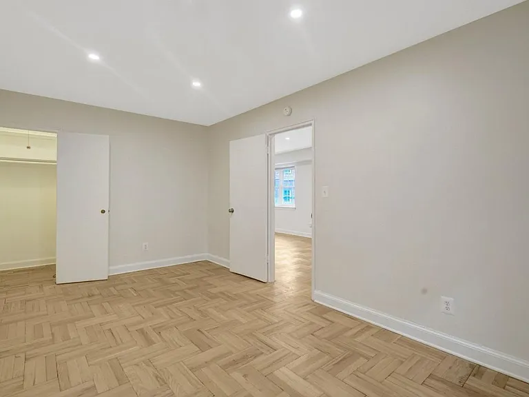 1315 N Ode St #704 — Photo 11