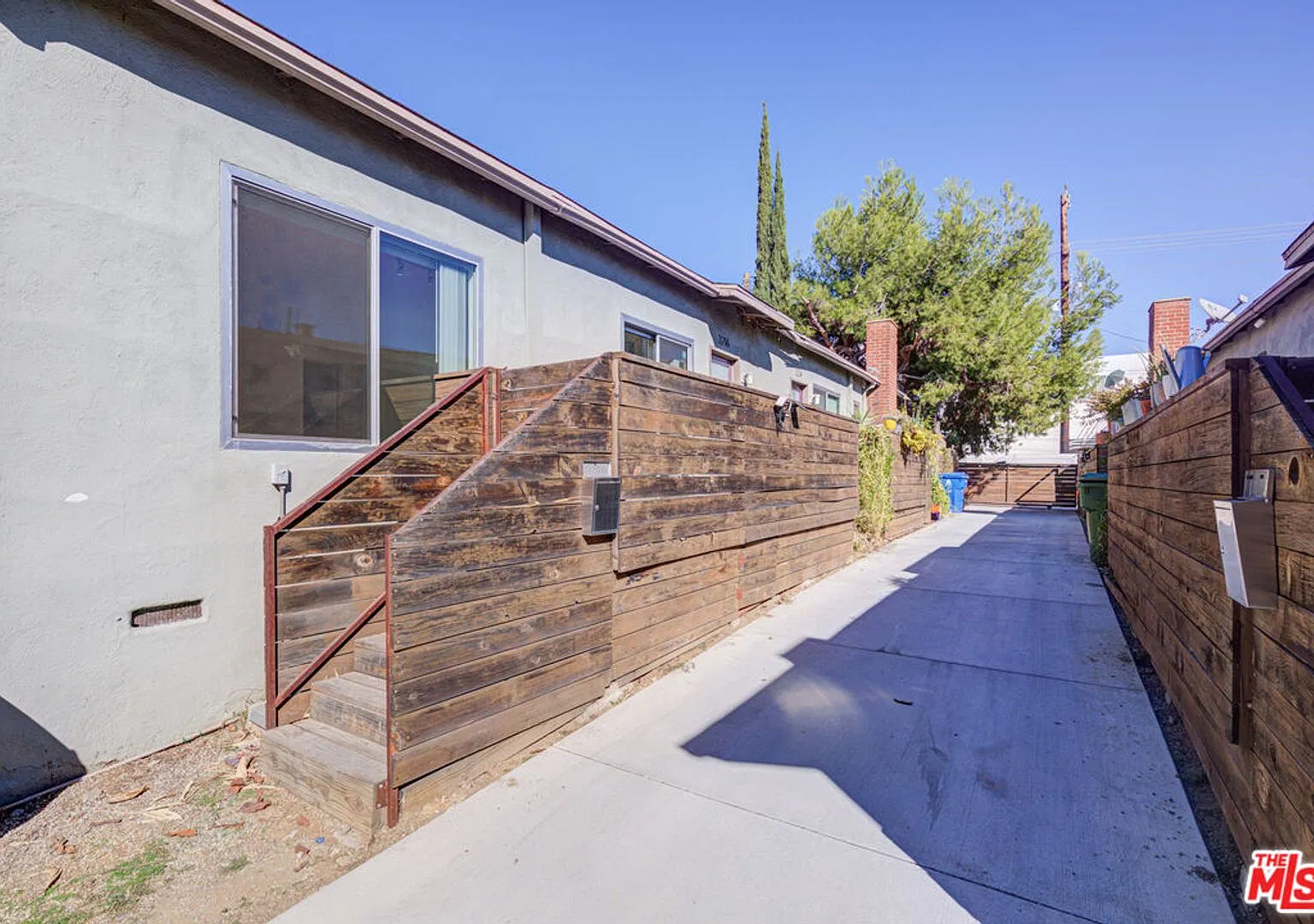 Bellevue West Residences — Photo 1