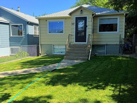 3rd image of 631 Montana Ave