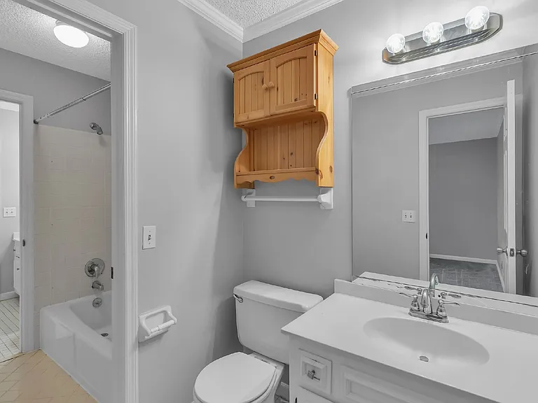 764 Fox Ridge Dr — Photo 10