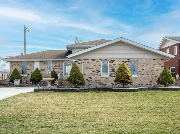 9541 Manor Dr, Highland, IN 46322