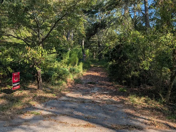 2556 Winding Lake Trl NE, Conyers, GA 30012