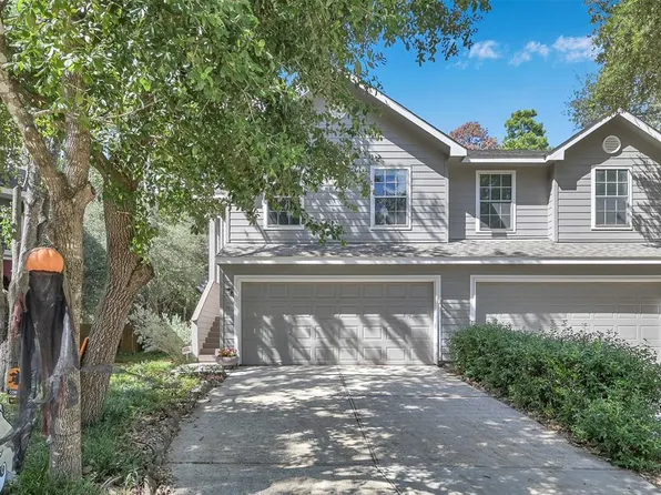 10 Newberry Trail Court, The Woodlands, TX 77382