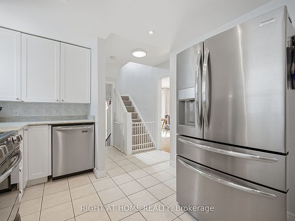 4th image of 18 Vanbrugh Ave