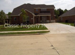 2720 Forest Lake Dr, Grand Prairie, TX 75052