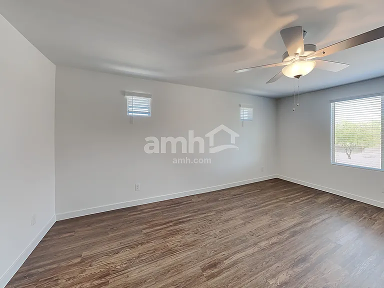 4137 S 105th Dr — Photo 9