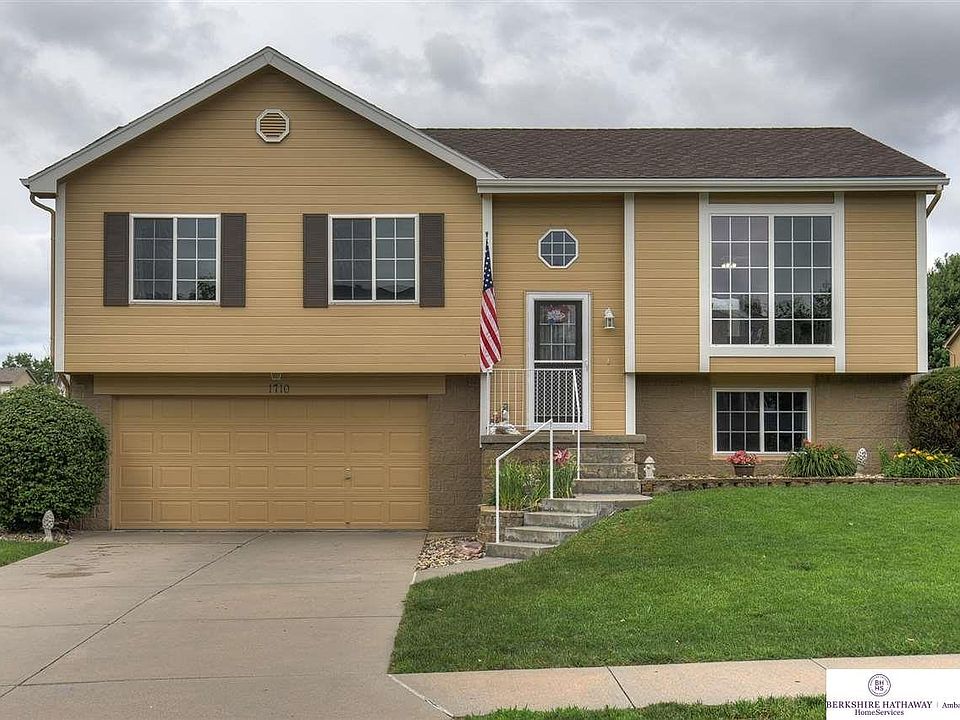1st image of 1710 Southview Dr