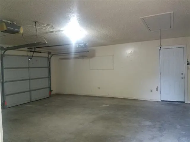 2306 NE Village Dr — Photo 25