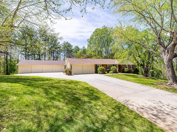 739 Osborne Sunset Dr, North Wilkesboro, NC 28659