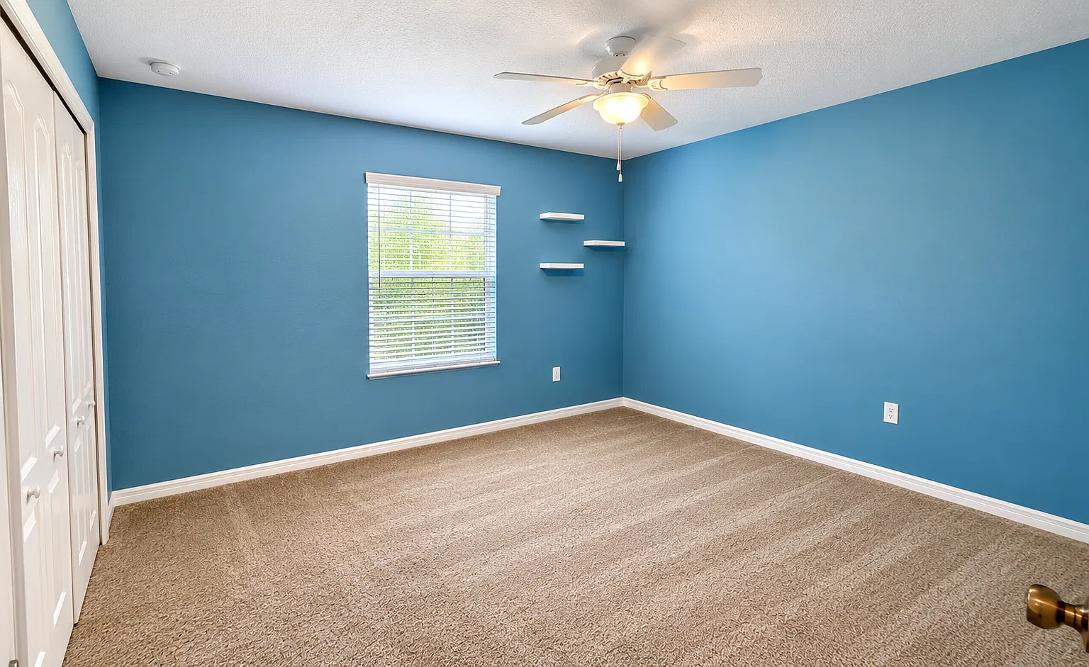 4 bed, 2.5 bath, 2251 sqft, $2,600 — Photo 3