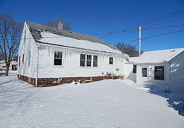 2nd image of 619 4th St