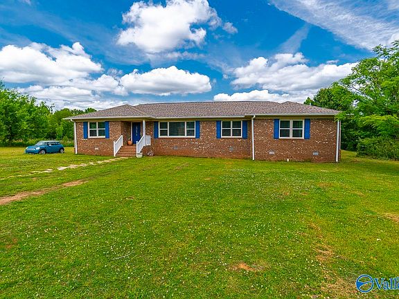 3rd image of 319 Coulter Dr