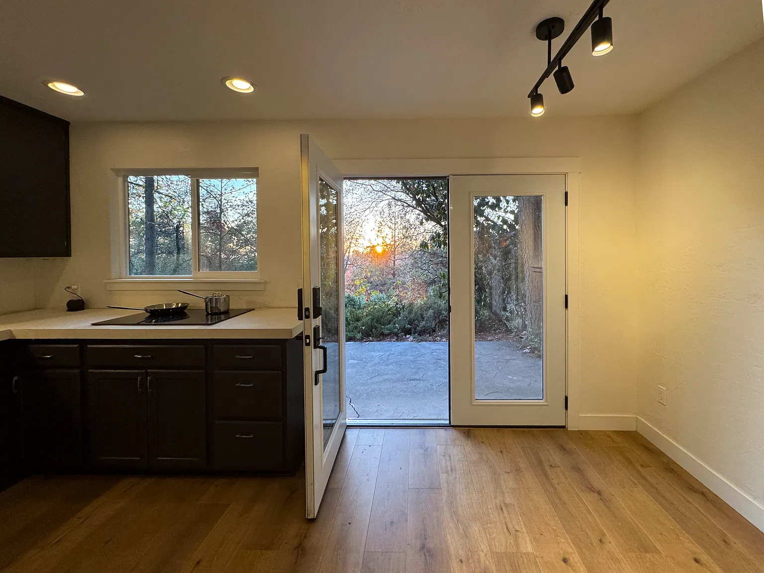 2 bed, 600 sqft, $2,150 — Photo 3