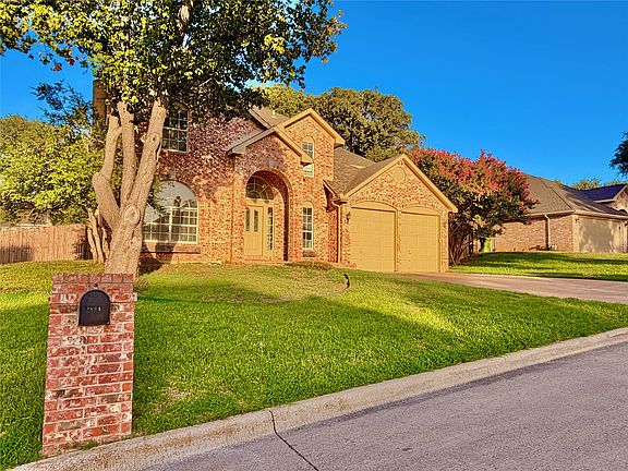 3rd image of 7904 Ember Oaks Dr
