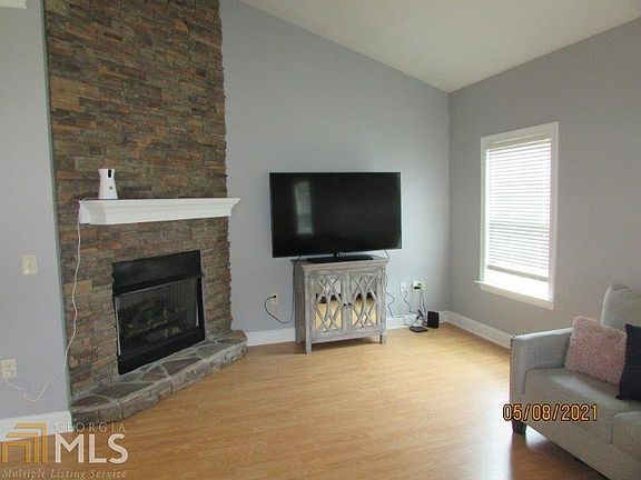 3rd image of 782 Belle Aire Cmns #10