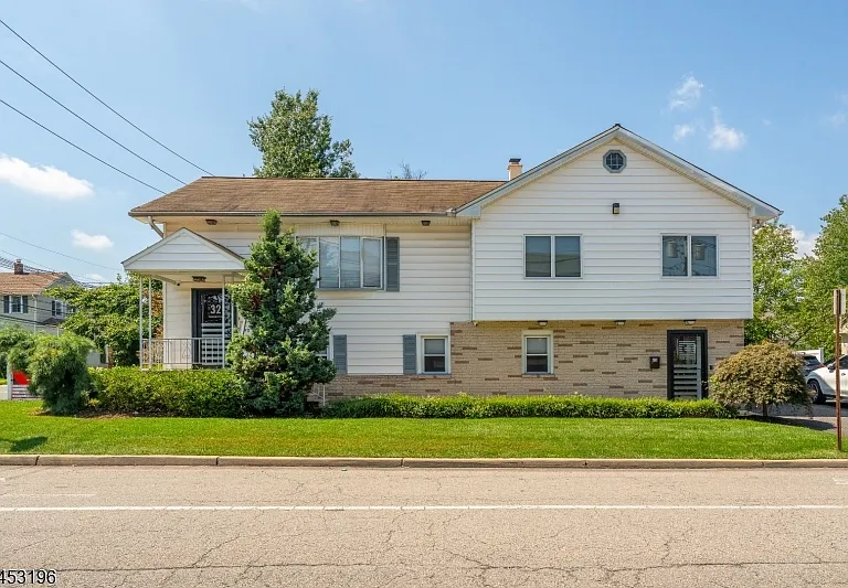 32 Commerce Dr #2 — Photo 15