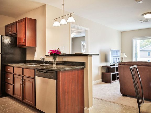 2nd image of 176 Drakeside Rd #21