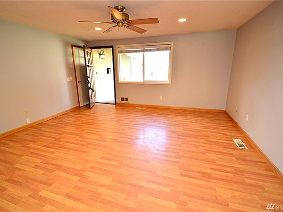 3rd image of 413 18th St NW