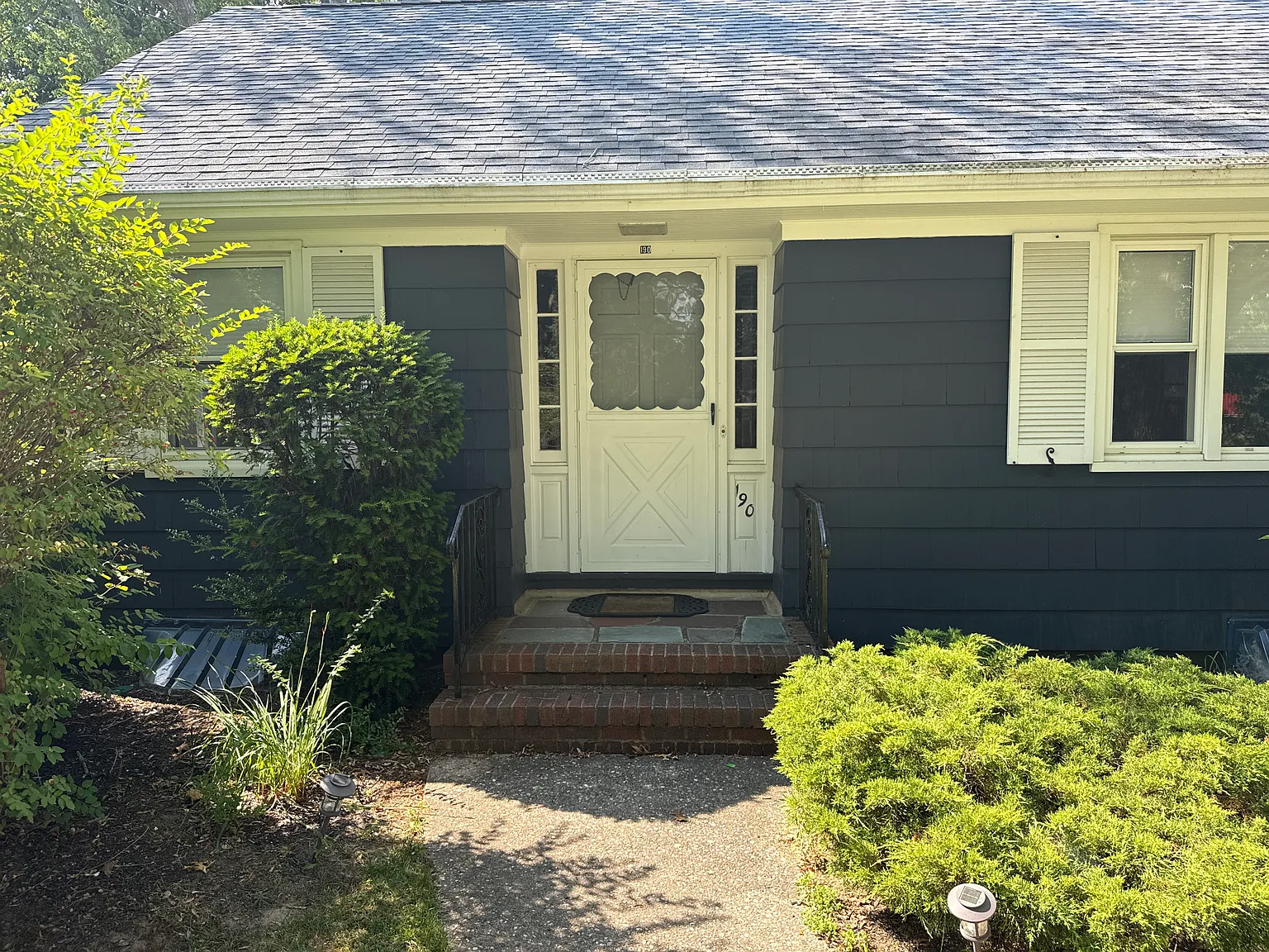 190 Ackerly St — Photo 3