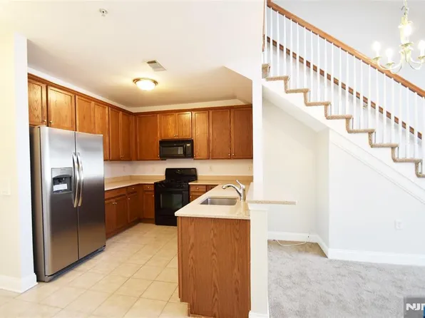 1409 Wharton Ct, Riverdale, NJ 07457