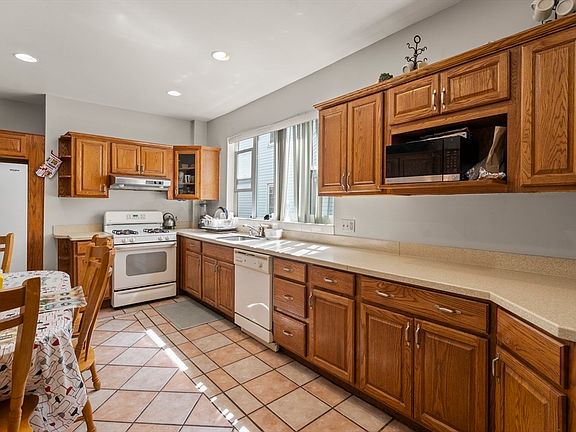 5th image of 87 Hamilton St