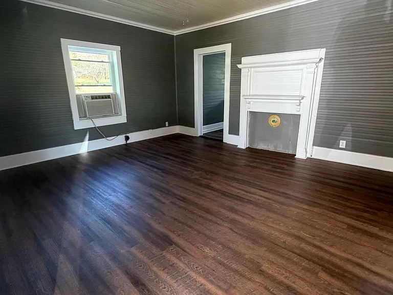 217 Southard St — Photo 2