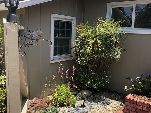 4th image of 1190 Leonard Ave