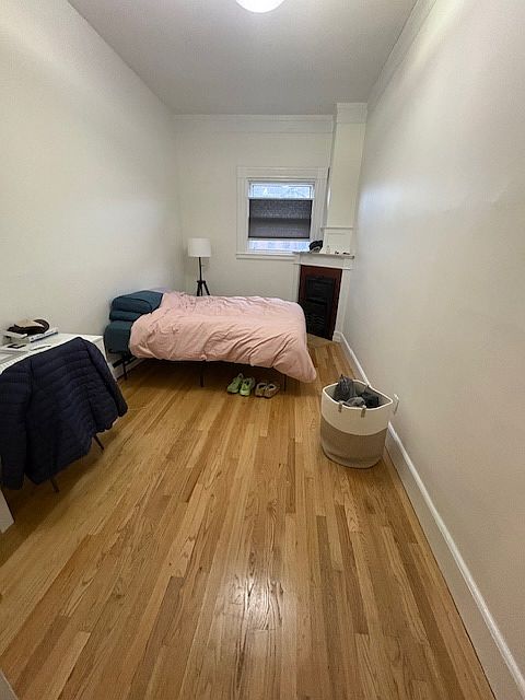 2nd image of 272 Marlborough St APT 4F
