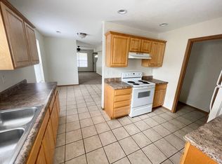 2223 N Pickwick Ave, Springfield, MO 65803