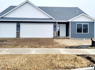 2009 Essler Dr, Saint Peter, MN 56082