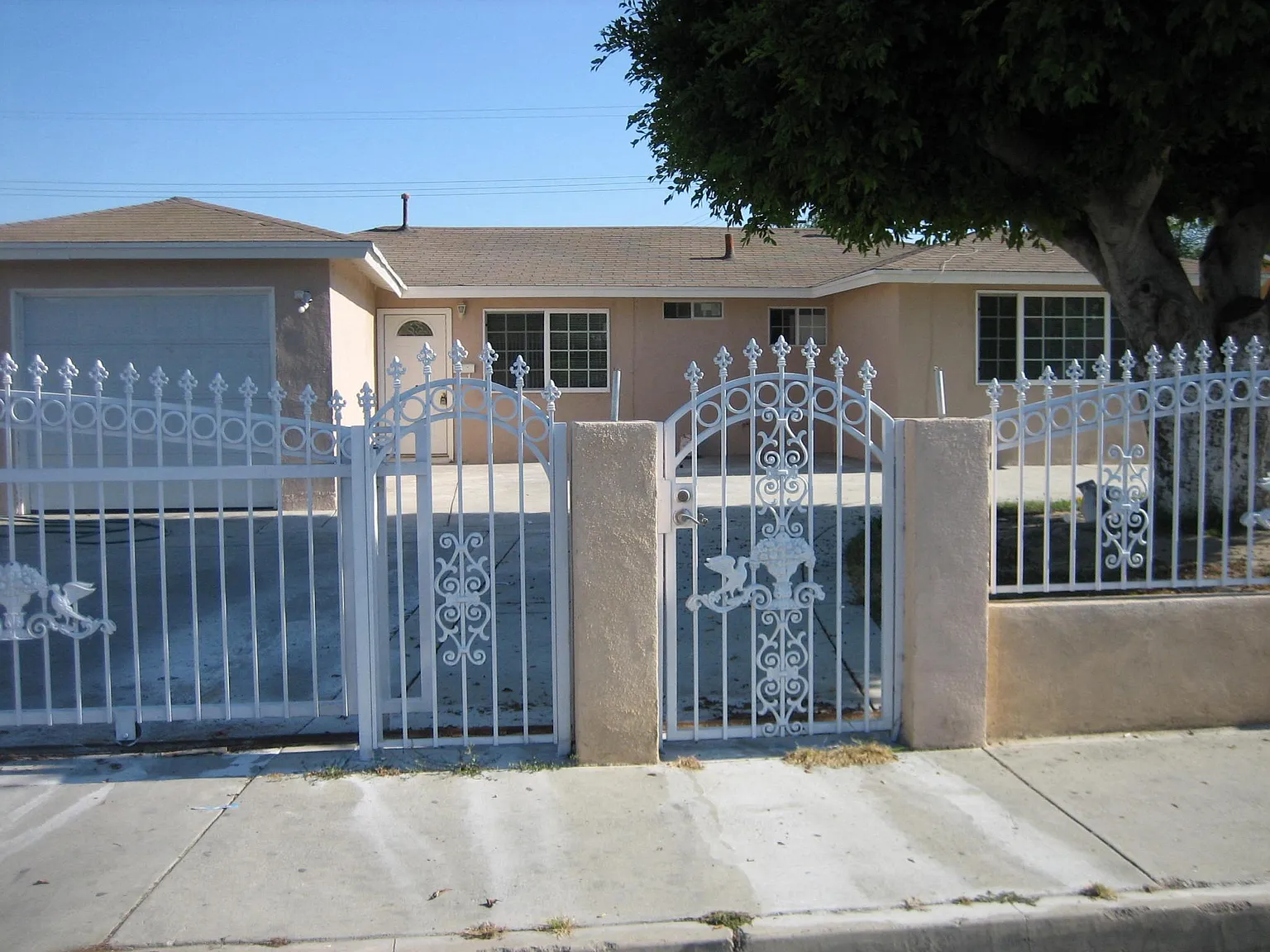 4 bed, 1300 sqft, $3,995 — Photo 2