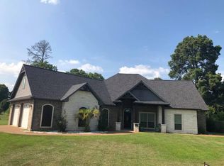 209 Deercrest Dr, Carthage, TX 75633