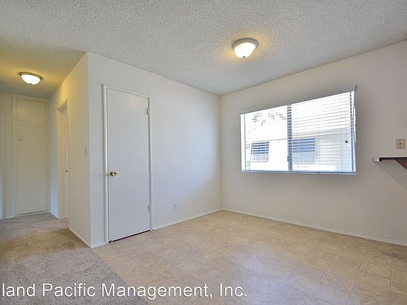 5th image of 2406 Curtis Ave APT 3