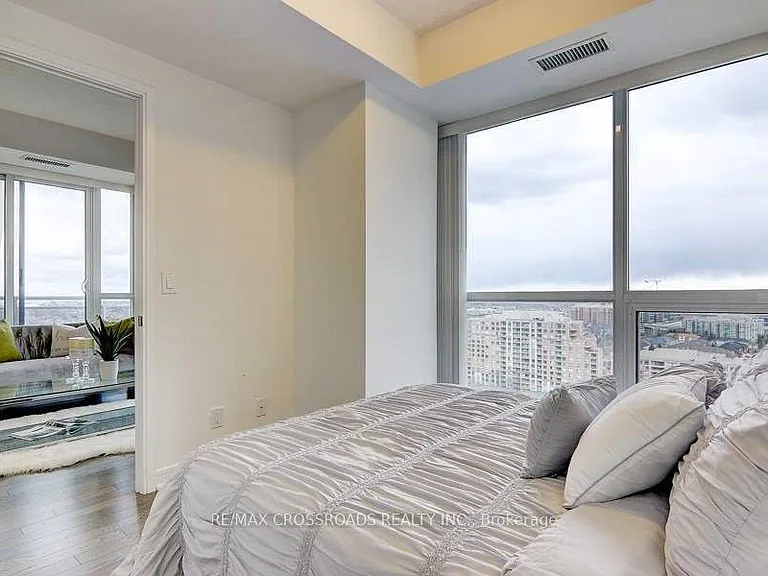 9201 Yonge St #1704 — Photo 19