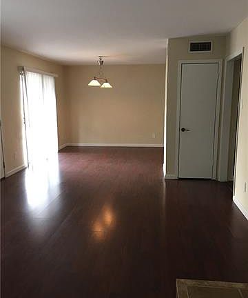 3rd image of 4121 Avondale Ave #212