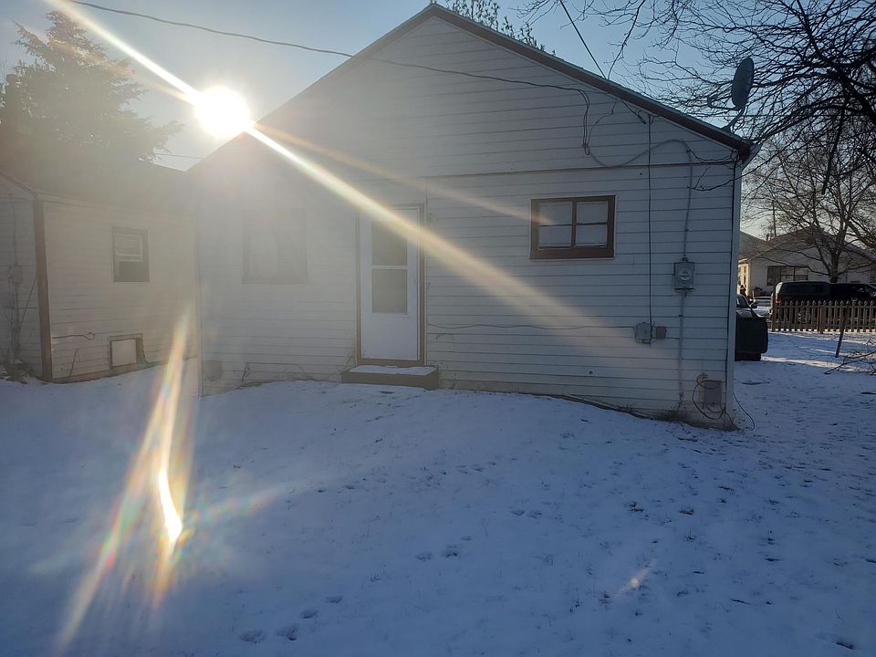 1st image of 590 Dexter Ave