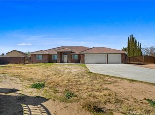 8214 10th Ave, Hesperia, CA 92345
