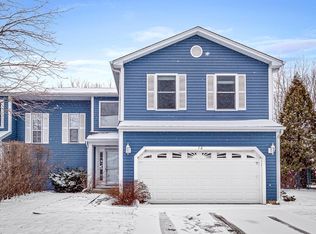 16 Abbington Ct, Streamwood, IL 60107