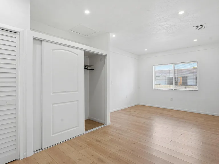 340 SW 11th Ave #2A — Photo 7