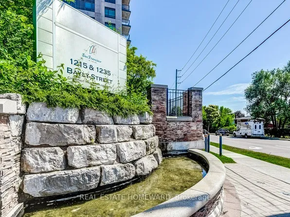 1215 Bayly St #501, Pickering, ON L1W 0B4