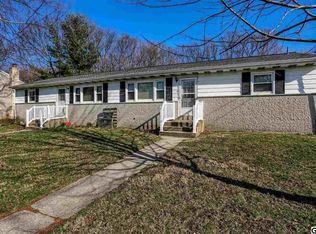 6 Holly Ln, Mechanicsburg, PA