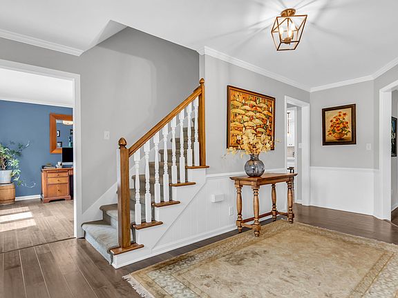 4th image of 1200 Governors Ln
