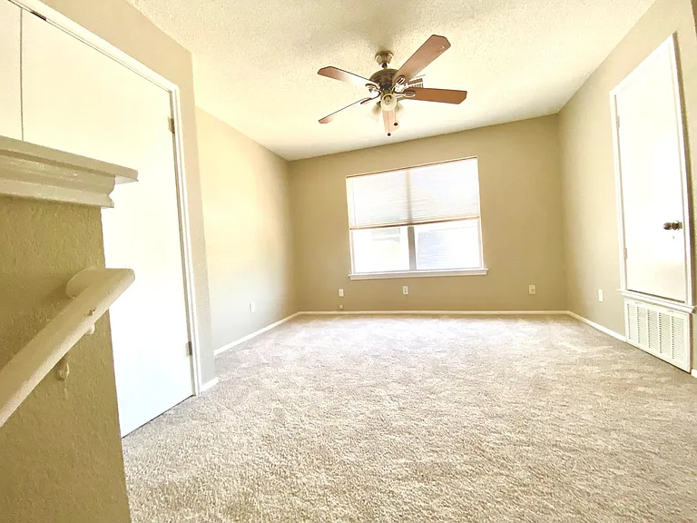 1703 Sylvia Ln — Photo 30