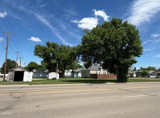 924 3rd Ave SE, Jamestown, ND 58401
