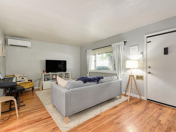 5th image of 5433 Carlson Dr #5433
