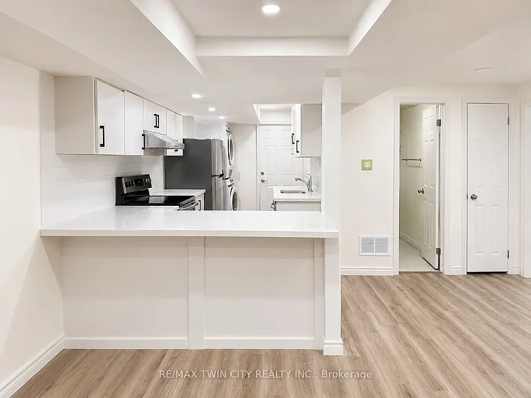 166 Ladyslipper Dr #BASEMENT — Photo 21