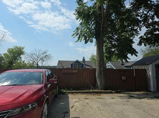 6096 Briggs Lake Dr, Brighton, MI 48116